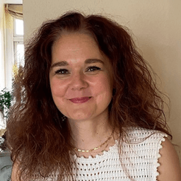 Elisabet er en engageret og alsidig underviser, der er optaget af sundhed og livskvalitet i pædagogisk praksis. Hun har stor erfaring med undervisning af kommende pædagoger og arbejder på KP i København.